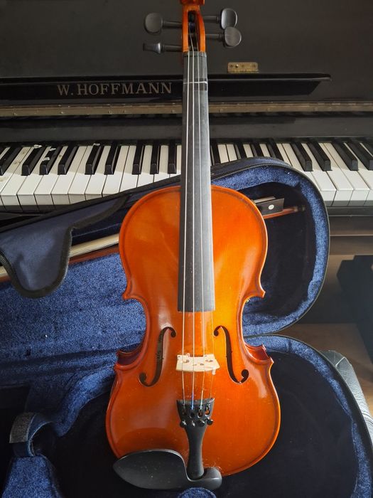 Violino 3/4 PRIMO – Afinado, com estojo, arco e resina