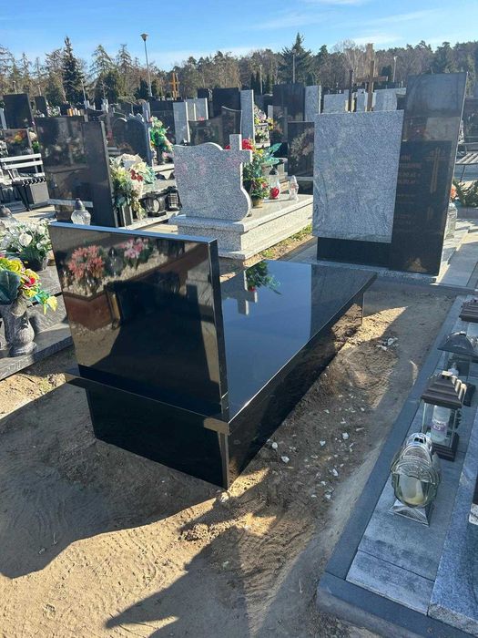 Tani pomnik Nagrobek Kompozytowy z montażem