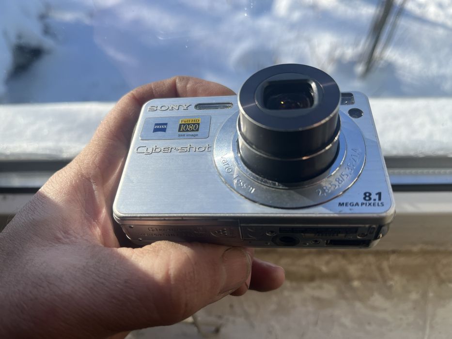 Цифровий фотоапарат, sony  dsc-w130.