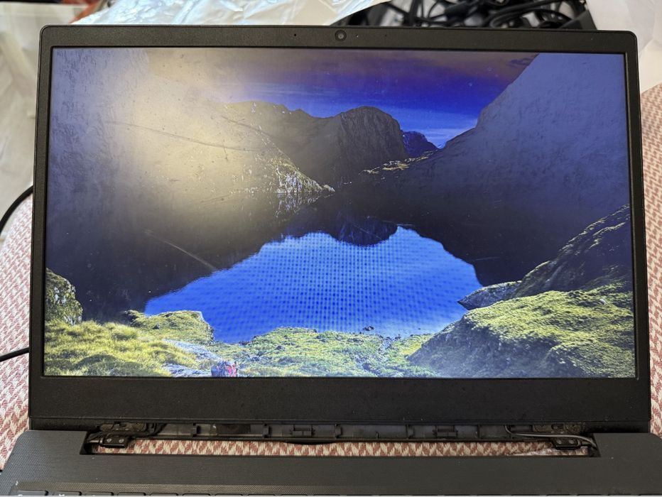 Продаю Ноутбук Lenovo V15-ADA
