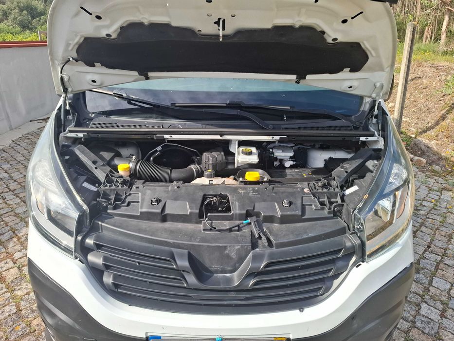 Renault Trafic 1.6 Dci Longa 9 Lugares  (COM IVA DEDUTIVEL INCLUIDO) de 2015