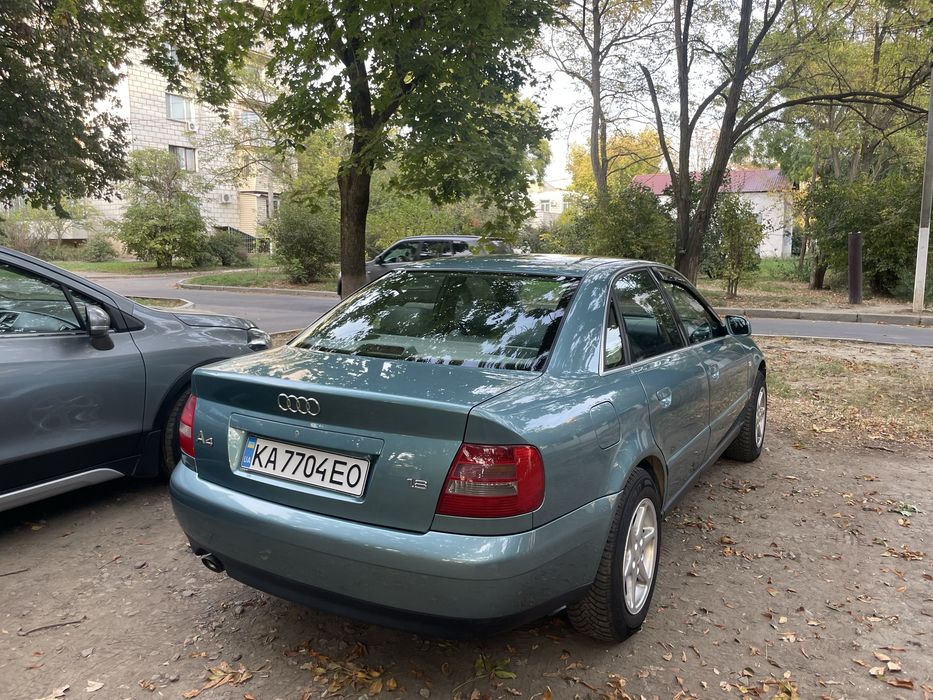 AUDI A4 1.8 Автомат Газ/Бензин