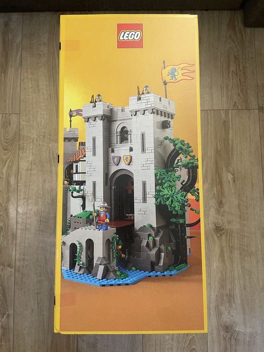 LEGO ICONS 10305 Zamek ryczerzy herbu lew