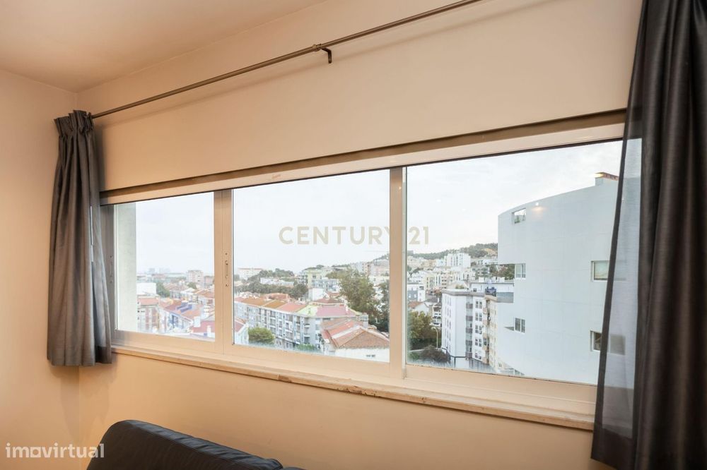 Um Apartamento com Alma de Moradia ; T3+1 + Terraço de 143 m²