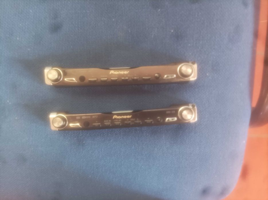 2 Auto radios Pioneer AVIC X1R
