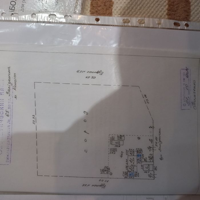 3/5 будинку та велика земельна ділянка