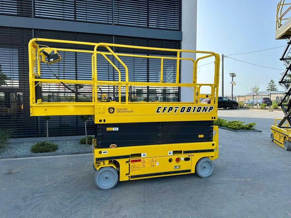 Wynajem - podnośnik nożycowy / nożyce diesla i elektryczne