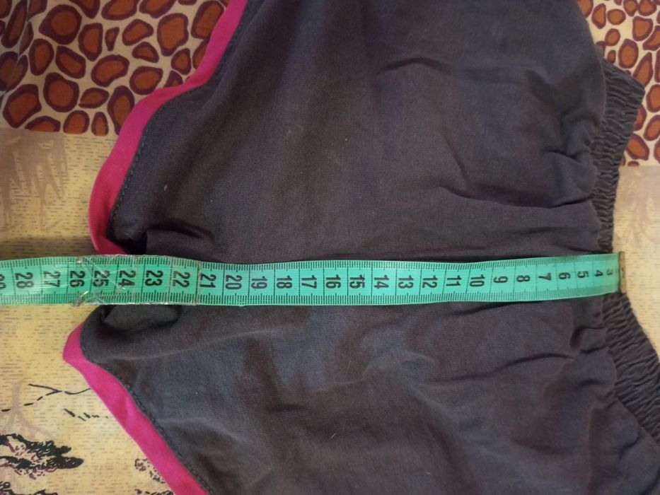 Продам жіночі шорти.