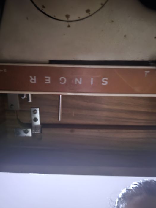 Vendo 2 maquinas de costura como estão