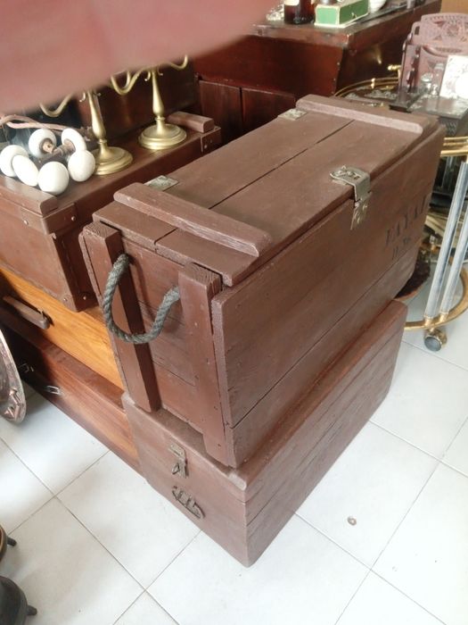 Malas e caixas antigas