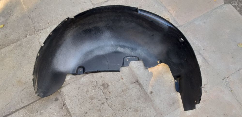 Задние подкрылок Volkswagen Touareg 2008 год