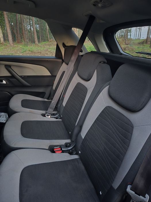 Carro como novo sem nada pendente , revisado incluído distribuição