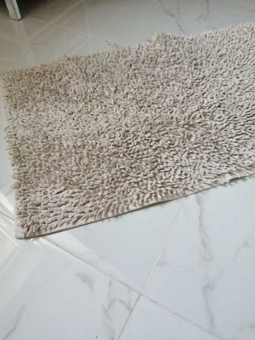 Dywanik chodnik  łazienkowy. Tanio.