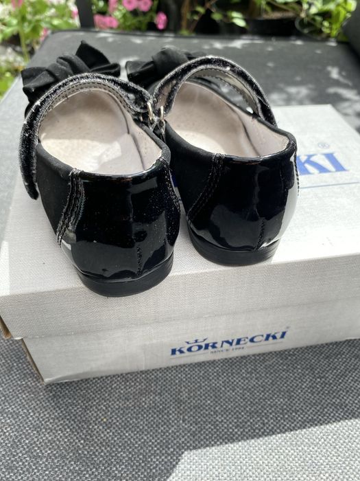 Buty Kornecki dla dziewczynki rozm. 27  jak nowe
