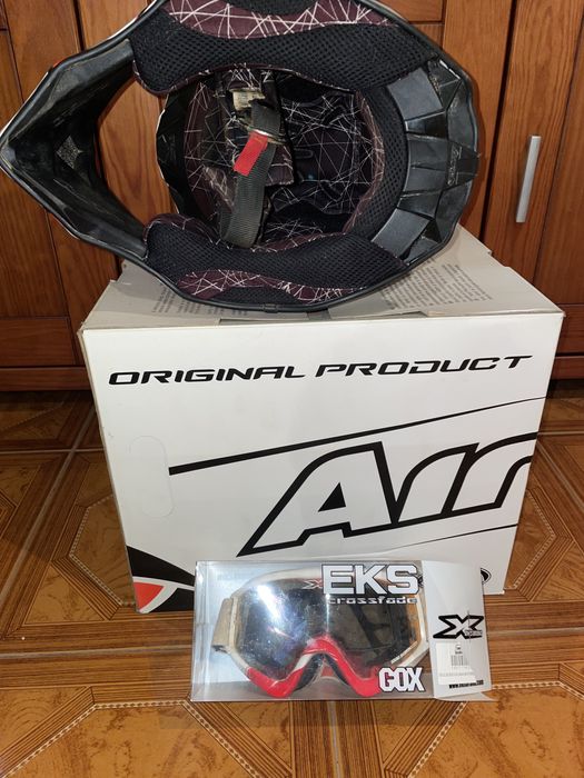 Capacete Airoh + oculos + luvas