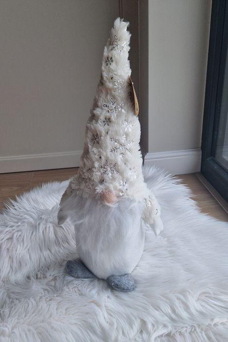 Nowy biały skrzat krasnal