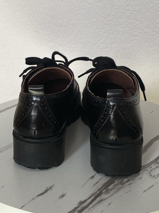 Loafersy “lakierowane”