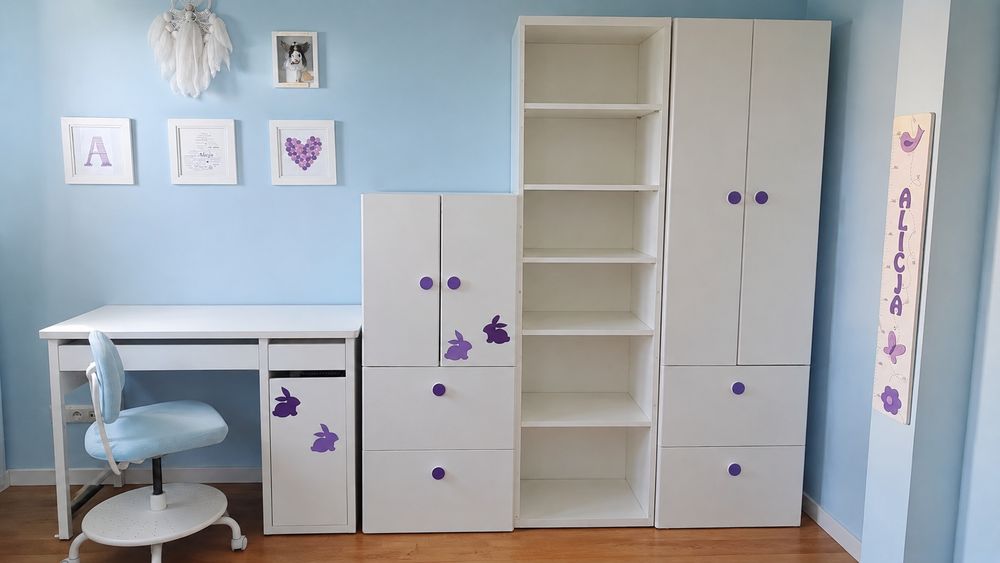 Komplet białe meble do pokoju dziewczynki – IKEA SMÅSTAD + MICKE + ÖRFJÄLL