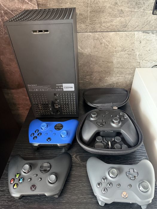 XBOX Series X. 3 pady +pad elite series 2 +1tb storage expansion