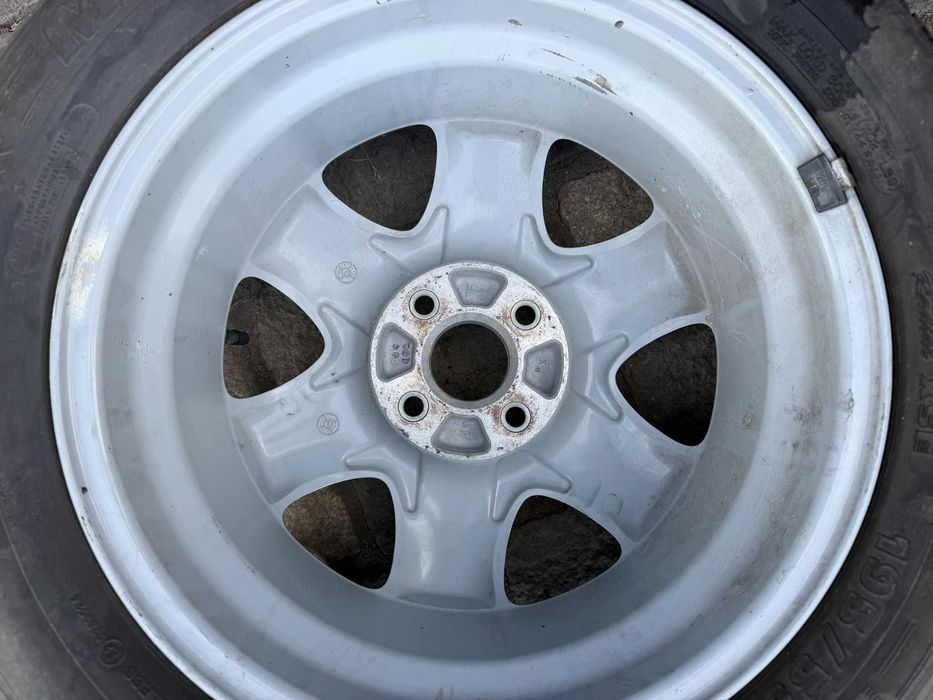 4 Jantes com Pneus 195/55/R15 Opel