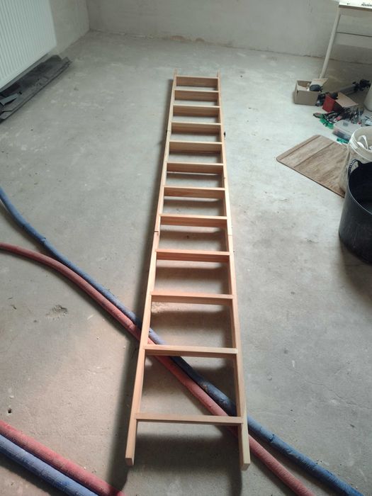 Drabina strychowa drewniana