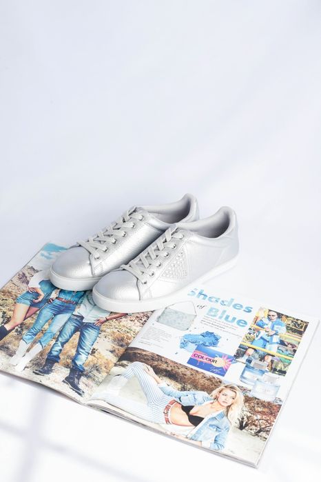 GUESS оригинал. Новые кеды кроссовки сникерсы серебро 40.5 40 41 9.5