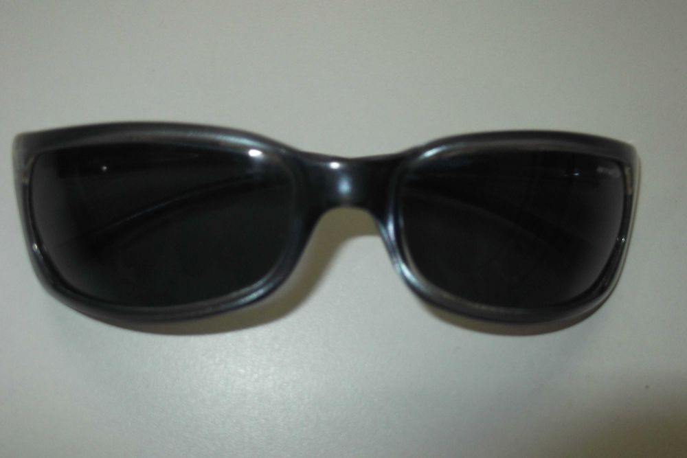 óculos de sol Arnette em bom estado