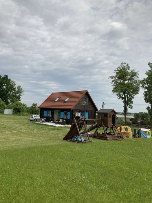 Dom nad jeziorem Mazury , basen, klimatyzacja, grill.