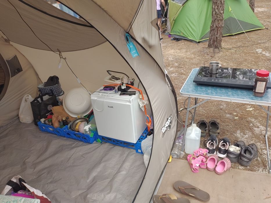 Mal com mesa e cadeiras dobrável