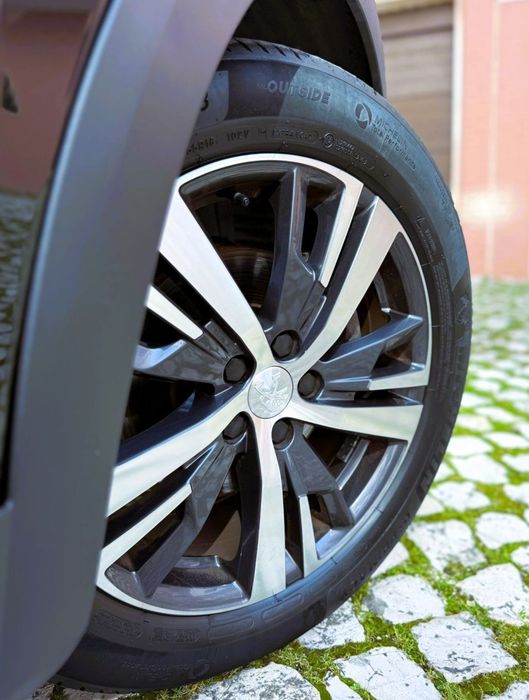 Peugeot 5008 1.2 PureTech Allure Pack EAT8