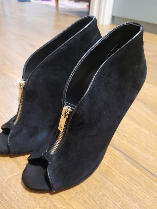 Botki na szpilce Guess by Marciano r. 38