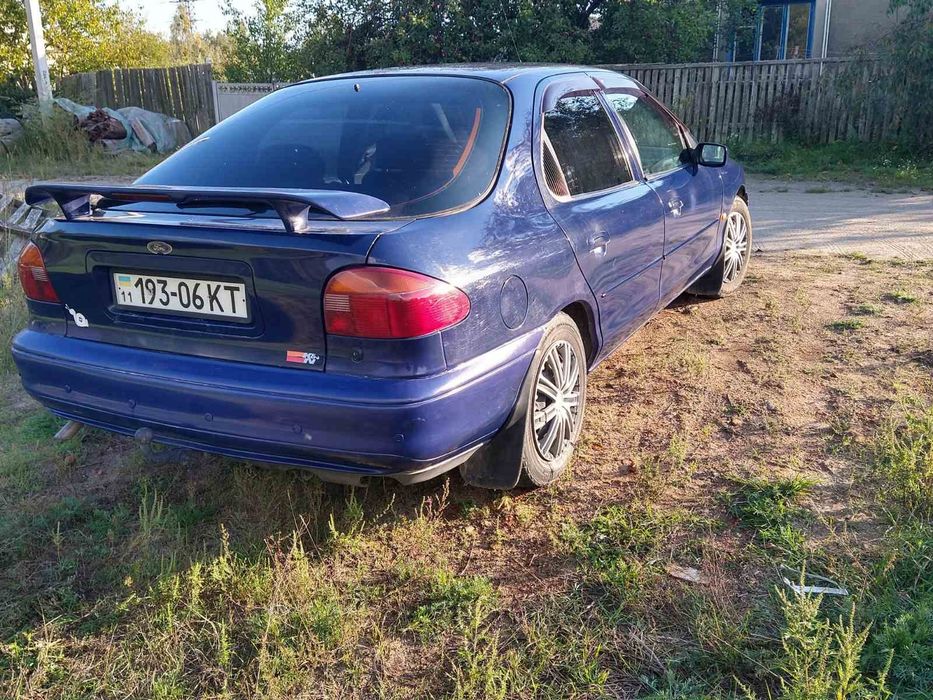 Продам Форд , 1995 р , в повній кп омлектації , в хорошому стані .