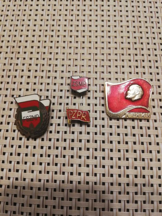 Przypinki metalowe PRL