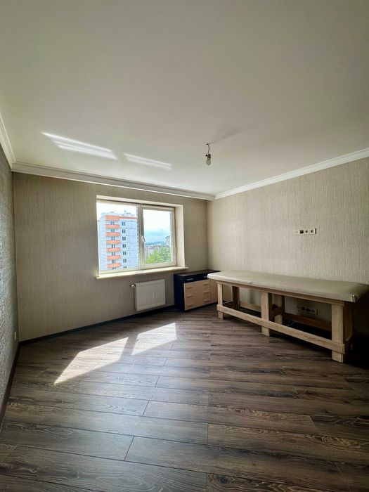 Оренда ПРОСТОРОЇ ДВО(ТРИ)КІМНАТНОЇ квартири вул. Руська 219Е