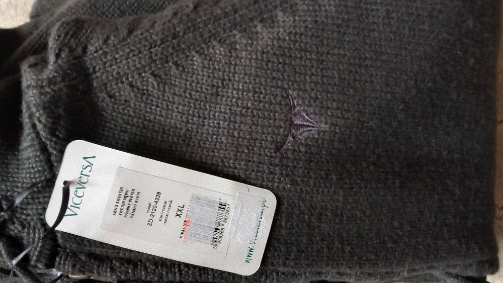 Sweter-bluza z kapturem