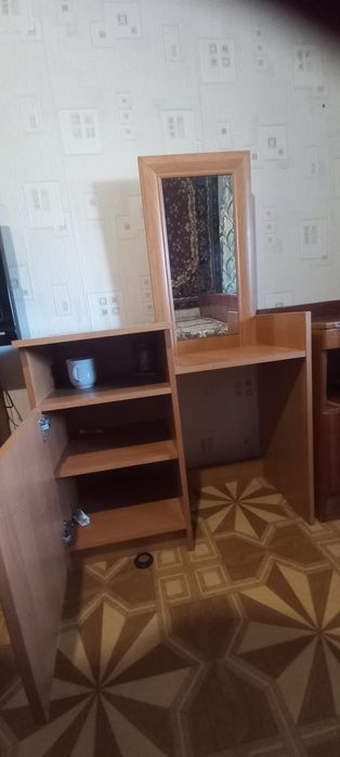 Продам  туалетну тумбочку