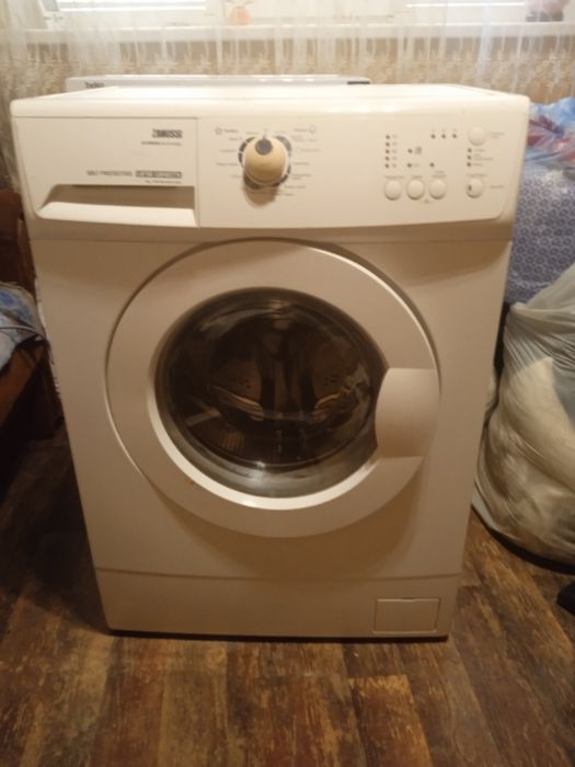 Пральна машина zanussi