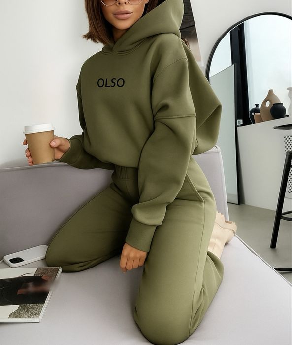 Спортивний жіночий костюм теплий – хакі та білий, стильний комплект