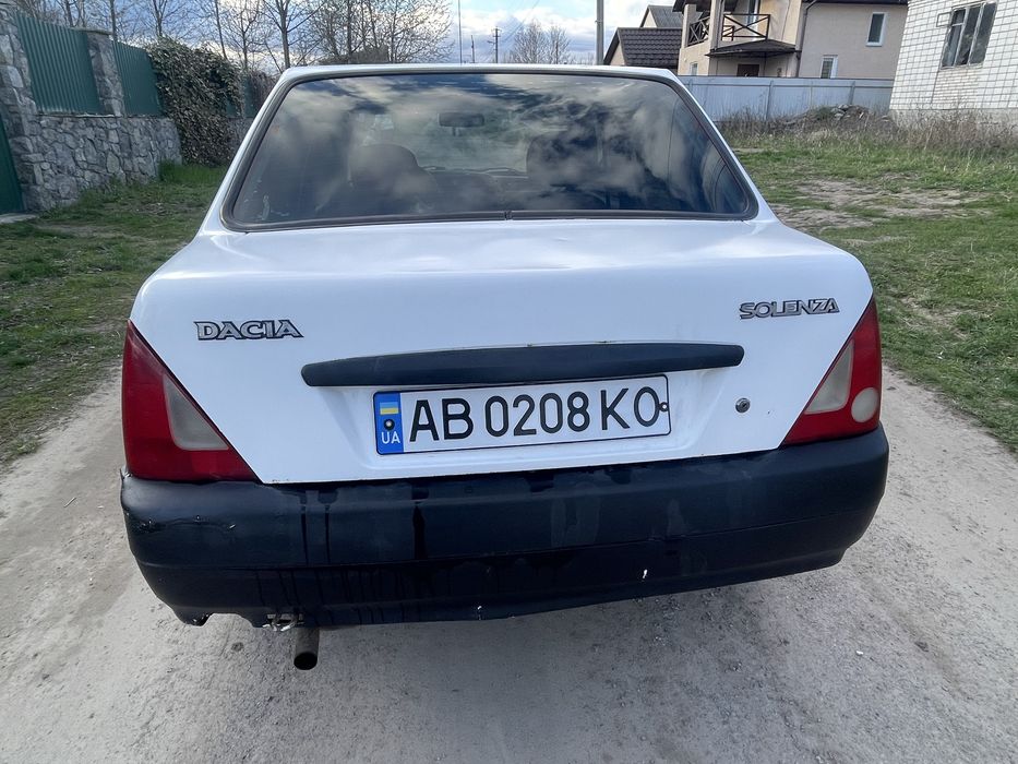Продам дачію 2003року
