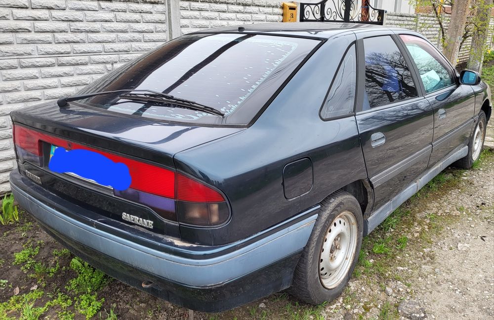 Автомобіль Renault Safran