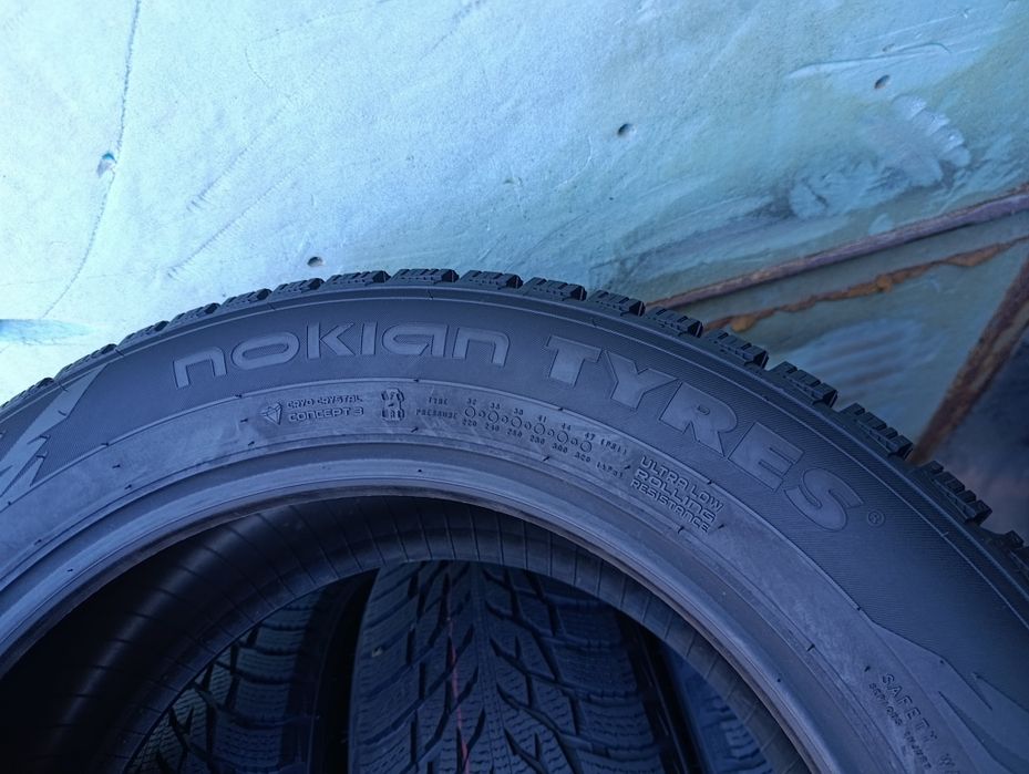 Продам комплект шин 225/55-17 Nokian Hakkapeliitta R3