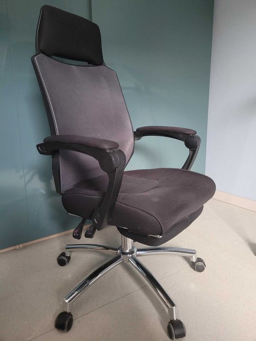 Krzesło biurowe - zagłówek, podłokietnik