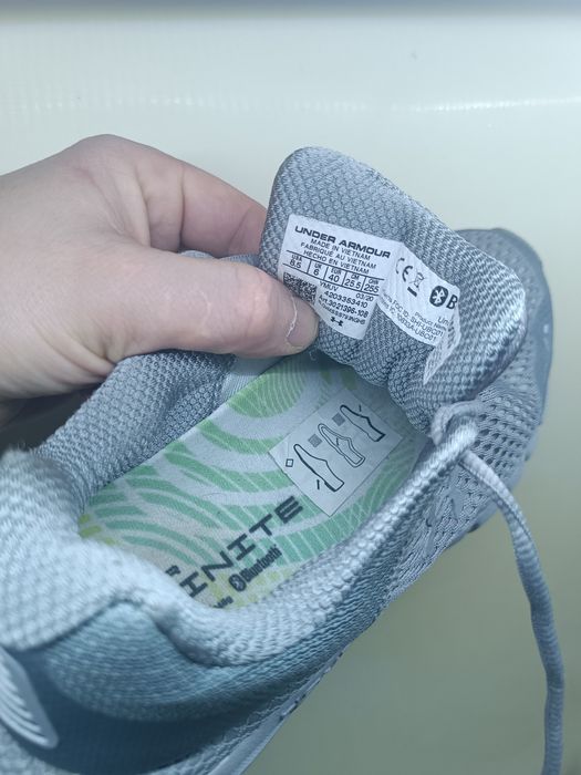 Кросівки  40 Under Armour Bluetooth® HOVR Infinite.
