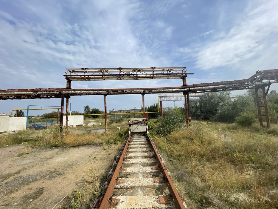 Площадка, ж.д ветка, повышенный путь