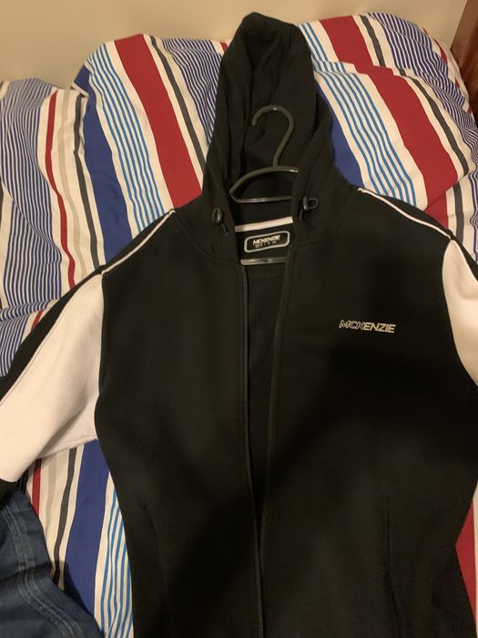 Roupa semi nova usada uma vez