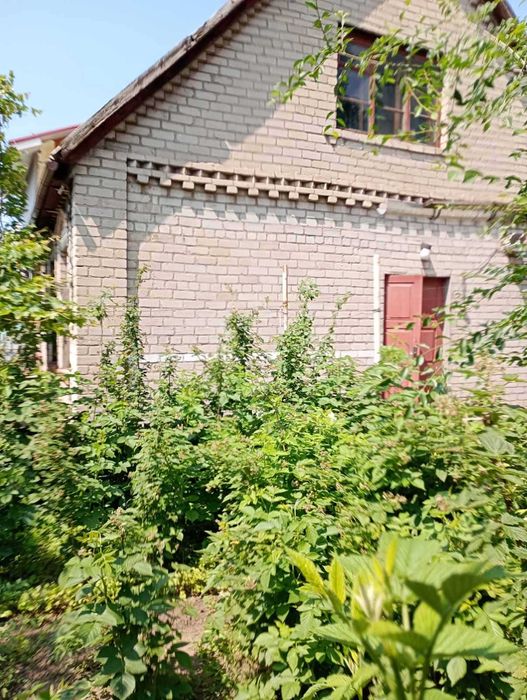 +Продам часть  дома  ул. 12 Апреля район Набережной 32000 дол.