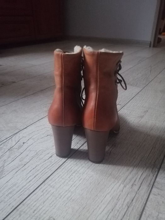 Buty skóra ocieplane 38