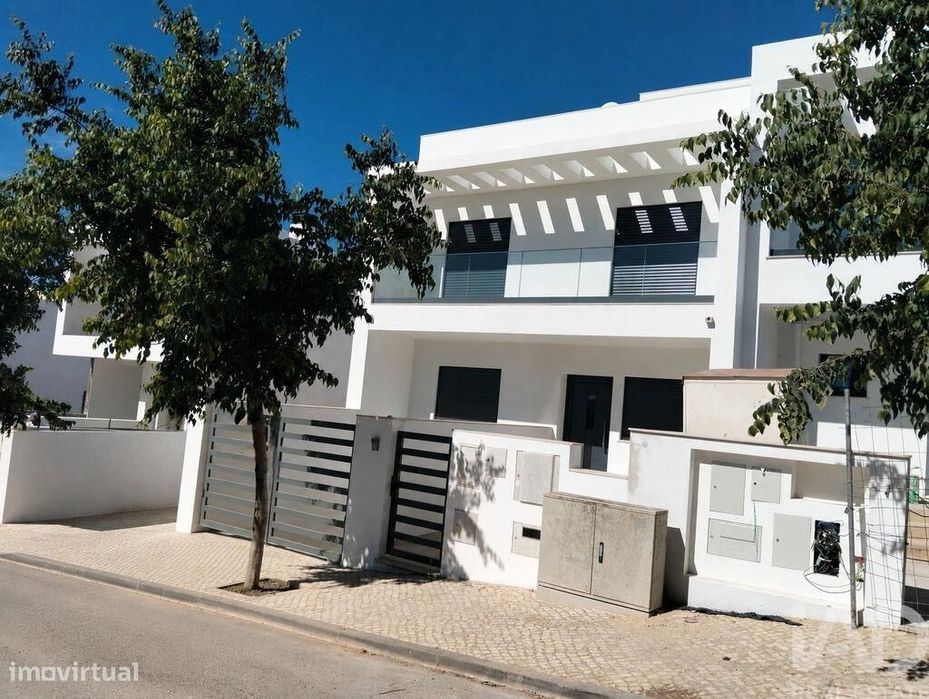Moradia geminada T3 em Tavira de 225 m2