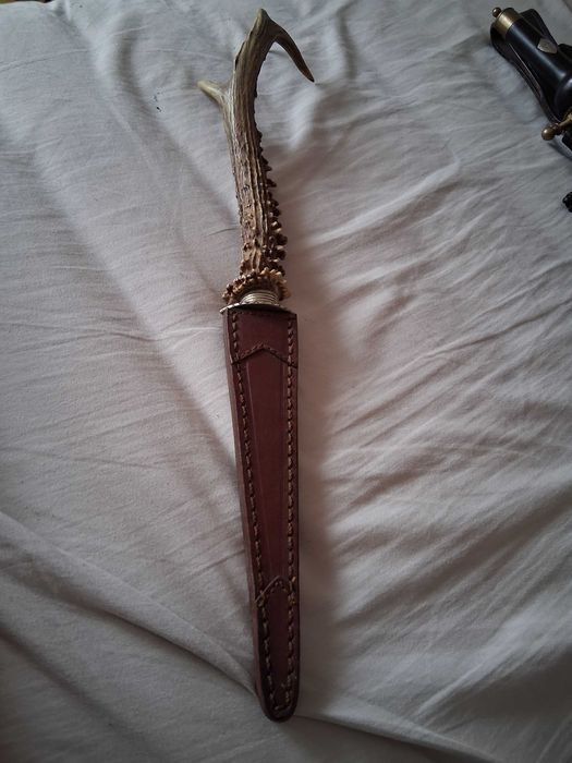 Punhal de caça - De colecção - Trabalhado à mão