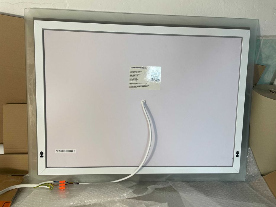 Lustro ścienne EMKE prostokąt 80x60 z podświetleniem LED podgrzewane